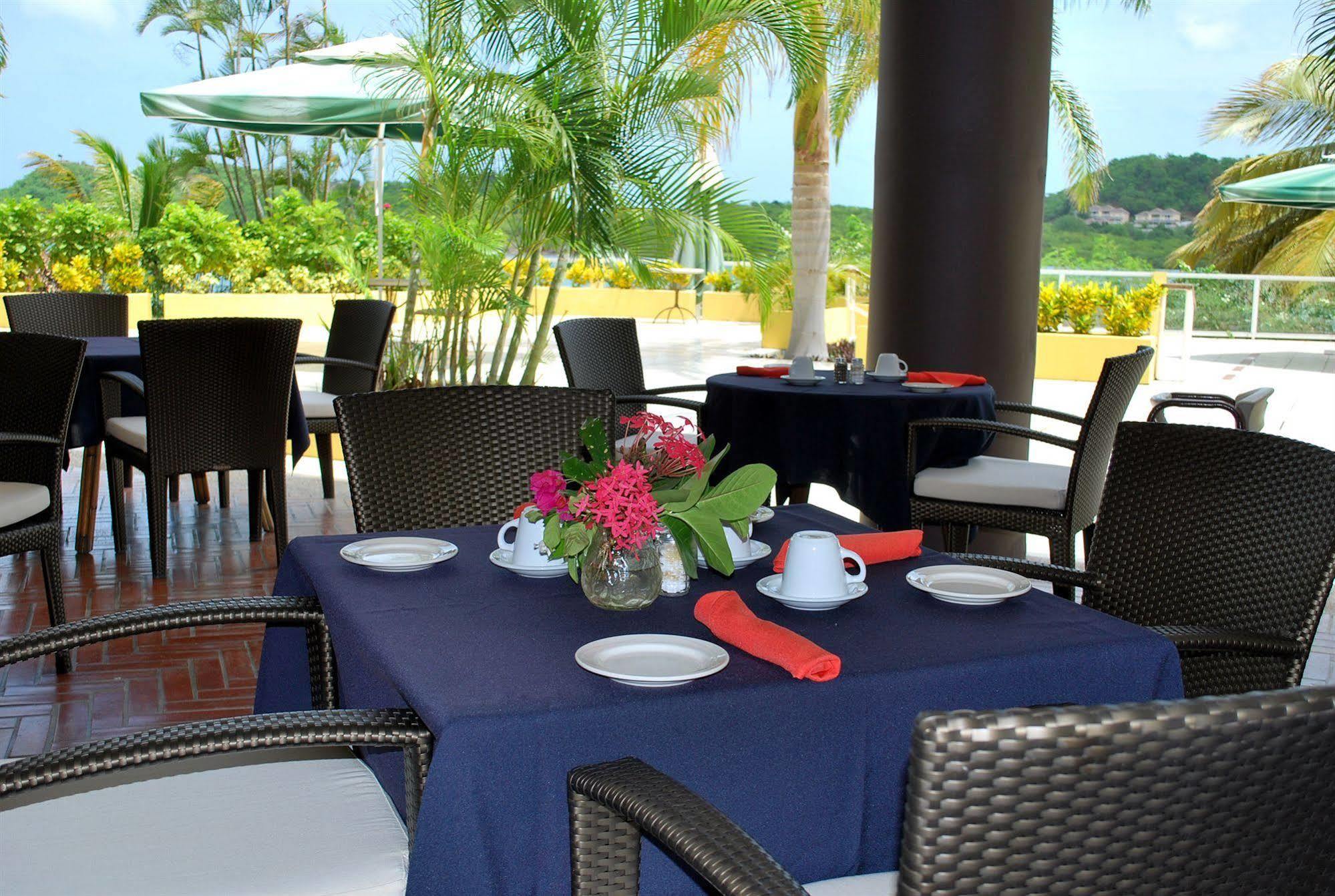 Grand Royal Antiguan Beach Resort Five Islands Village Restaurante foto